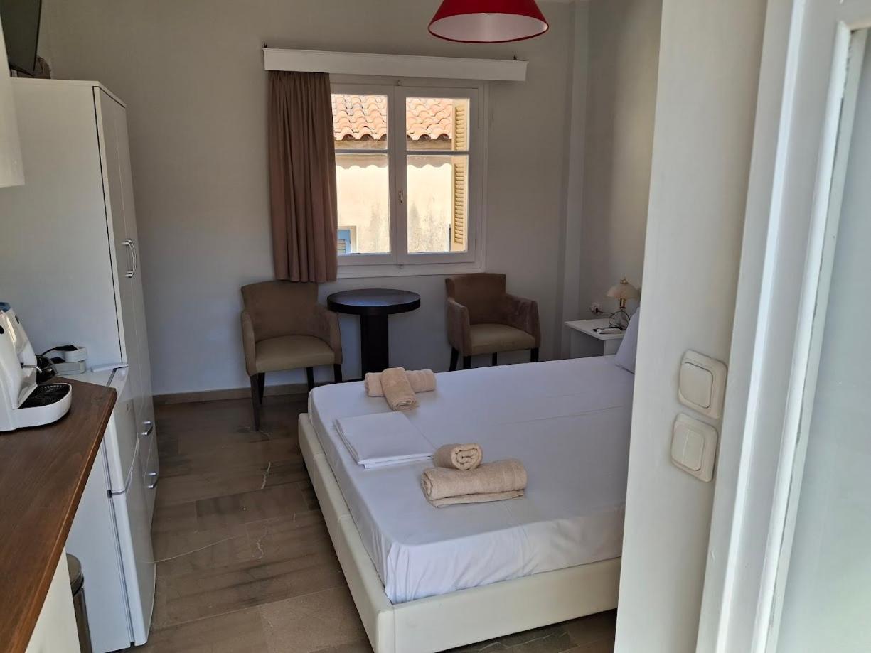 Nafpaktos Apartment And Studios In Port Habitación foto